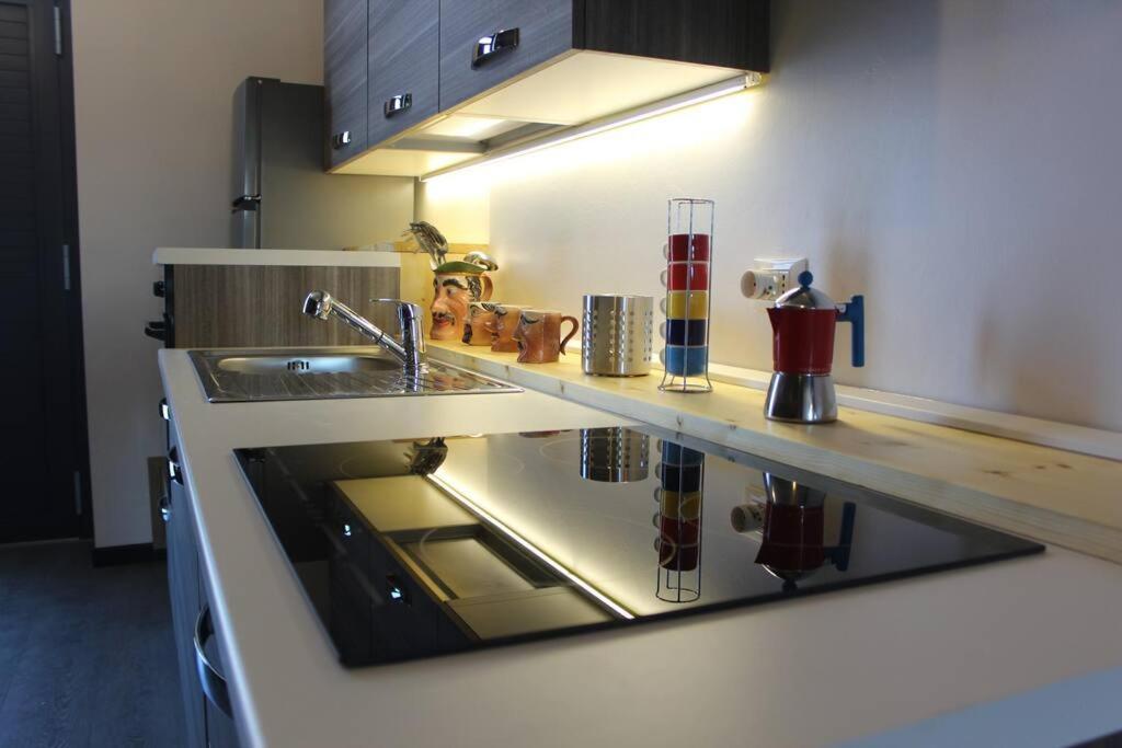 Monolocale Trainspotting Apartment เวโรนา ภายนอก รูปภาพ